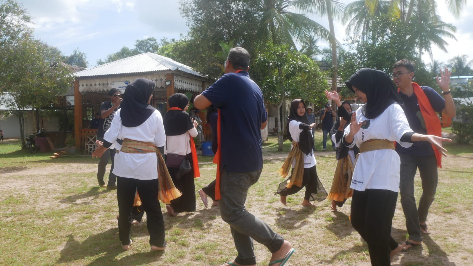 Atraksi Wisata Edukasi Belajar Tarian Tradisional