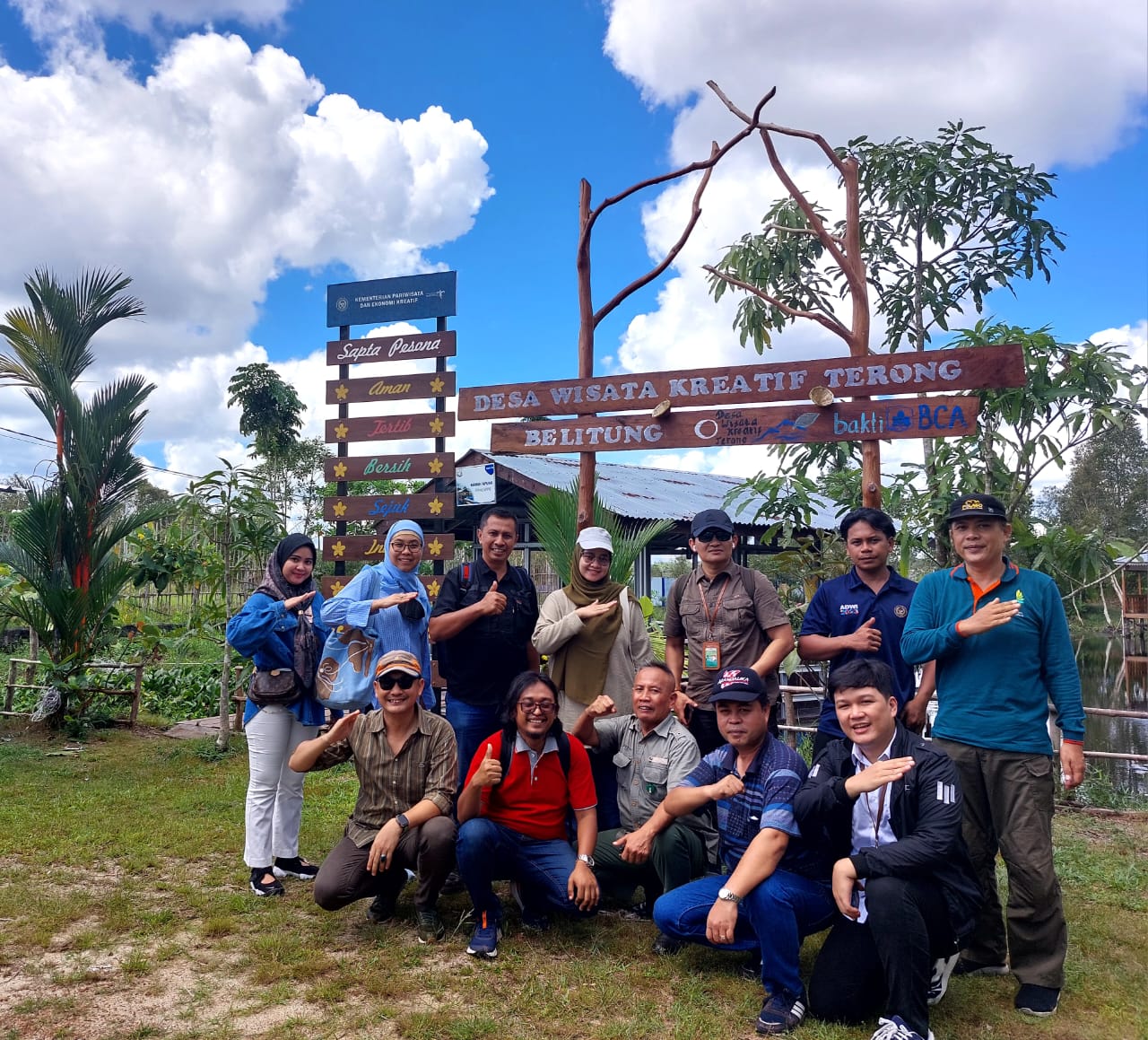 Foto bersama Tim Pusat Kebijakan Strategis Kementerian KLH