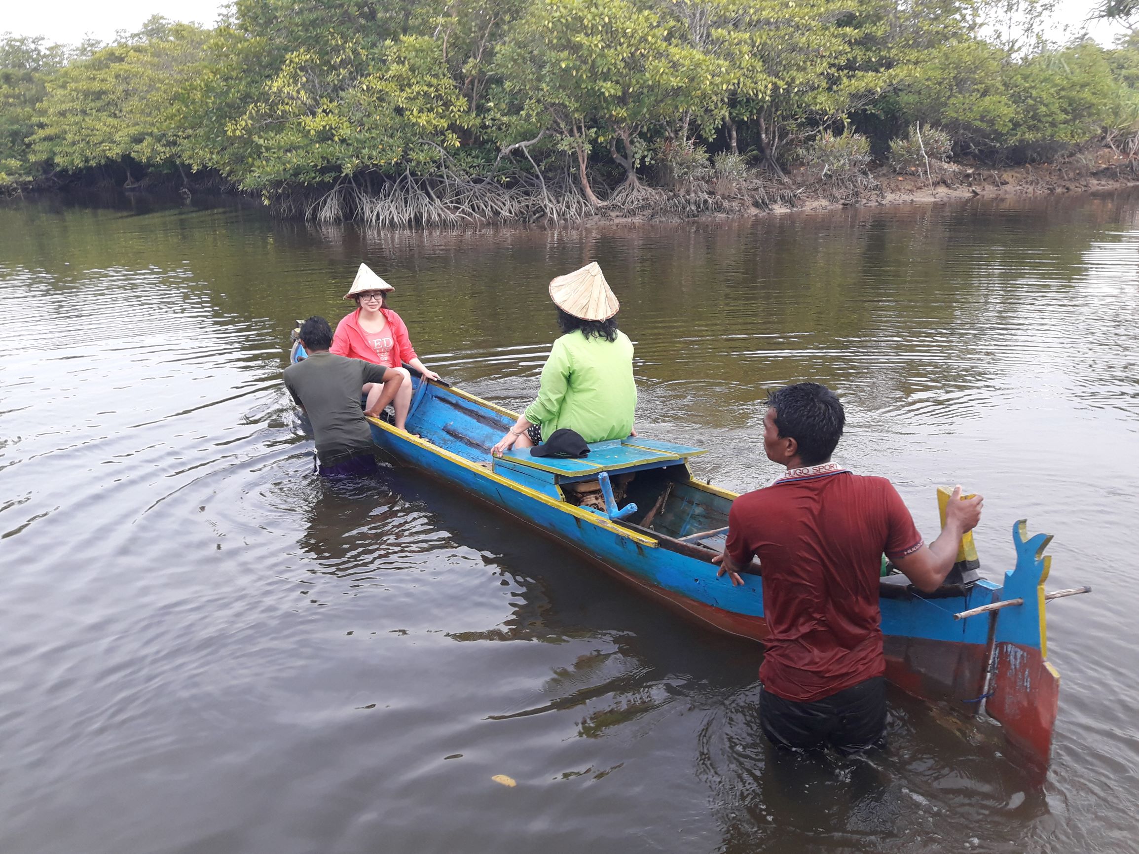 Mancing Ikan Beluko di kawasan hutan mangrove