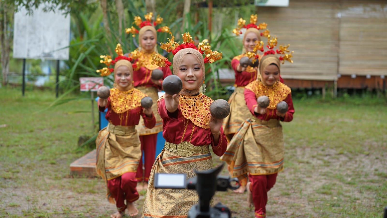 Sanggar Tari Aik Rusa Berehun