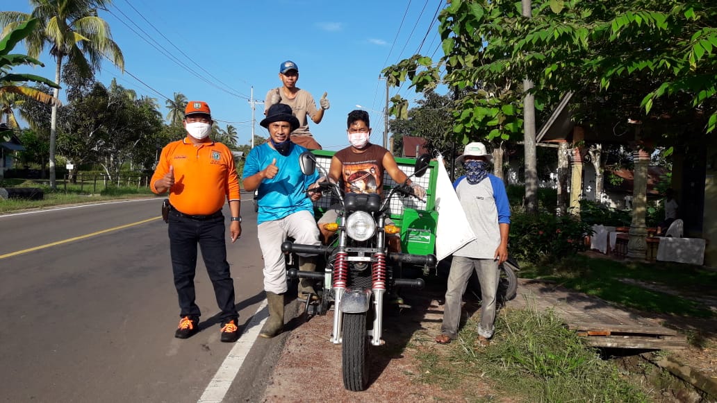 Kegiatan Jumat Bersih Menuju New Normal Desa Wisata Kreatif Terong