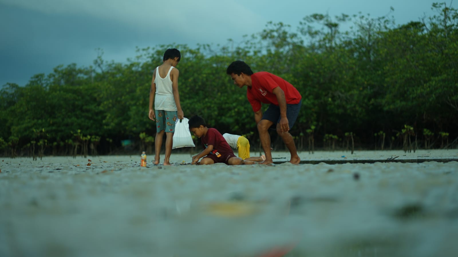 Anak Pesisir Desa Wisata Kreatif Terong Belitung